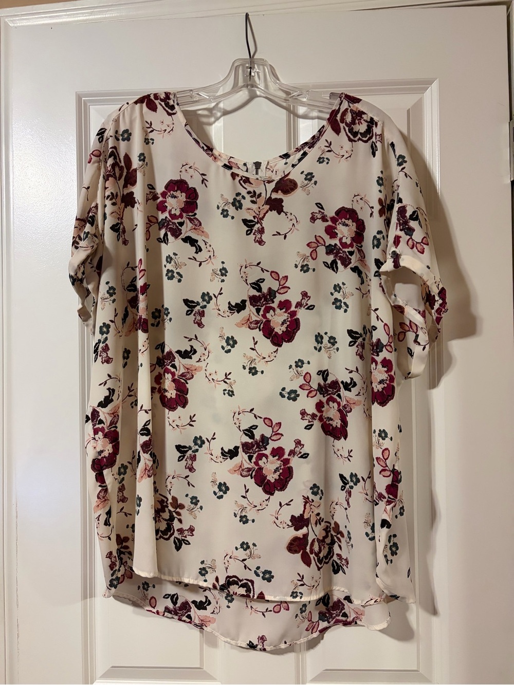 Women’s Cream Floral Short-Sleeve Blouse